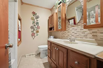 2401  Pendleton Pl, Waukesha, WI 53188 - Photo 23
