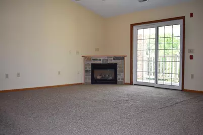 803  Cheyenne Ave #Unit E, Grafton, WI 53024 - Photo 9