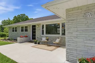 W224N8095 Susan Pl, Lisbon, WI 53089 - Photo 3