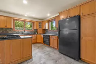 9574 S Fairway Circle, Franklin, WI 53132 - Photo 5