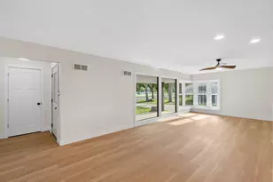 8570 W Lancaster Ave, Milwaukee, WI 53225 - Photo 15