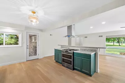 8570 W Lancaster Ave, Milwaukee, WI 53225 - Photo 9