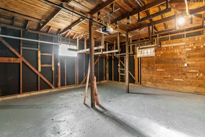 8570 W Lancaster Ave, Milwaukee, WI 53225 - Photo 37