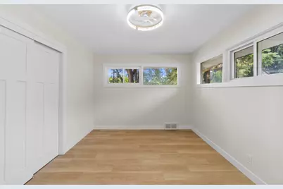 8570 W Lancaster Ave, Milwaukee, WI 53225 - Photo 19