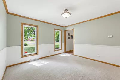 112 N Meadowside Ct, Summit, WI 53066 - Photo 13