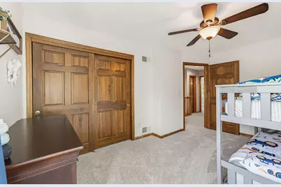 112 N Meadowside Ct, Summit, WI 53066 - Photo 25