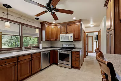 4528  Lakeshore Rd, Sheboygan, WI 53083 - Photo 11