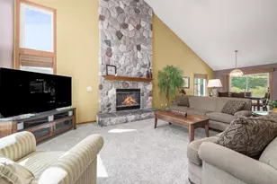 W233N7065 Blacksmith Ct, Sussex, WI 53089 - Photo 5