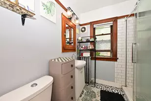 1803 N Arlington Pl, Milwaukee, WI 53202 - Photo 13
