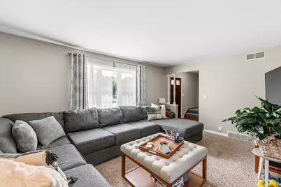 15430 W Harcove Dr, New Berlin, WI 53151 - Photo 3