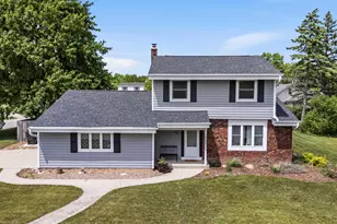 15430 W Harcove Dr, New Berlin, WI 53151 - Photo 1