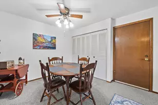 301 Park Hill Dr, Pewaukee, WI 53072 - Photo 5