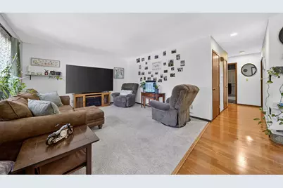 2619  Camelot Blvd, Sheboygan, WI 53081 - Photo 7