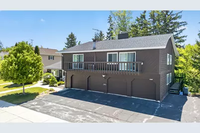 2619  Camelot Blvd, Sheboygan, WI 53081 - Photo 3