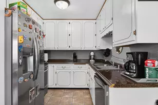 2619 Camelot Blvd, Sheboygan, WI 53081 - Photo 13