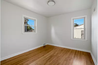 5064 N 26th St, Milwaukee, WI 53209 - Photo 13