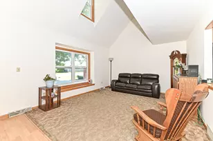 960 E Oakwood Rd, Oak Creek, WI 53154 - Photo 9