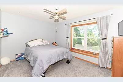 960 E Oakwood Rd, Oak Creek, WI 53154 - Photo 19