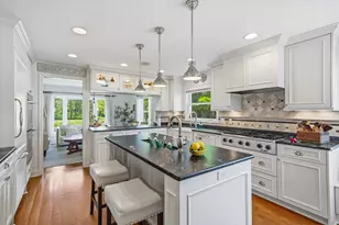 9431 W Hawthorne Rd, Mequon, WI 53097 - Photo 7