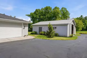 9431 W Hawthorne Rd, Mequon, WI 53097 - Photo 57