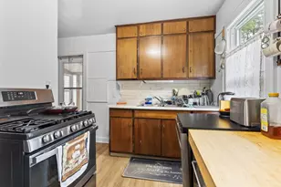 1017 N Chicago Ave, South Milwaukee, WI 53172 - Photo 9