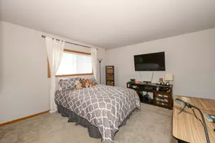 6168 S Creekside Dr, Cudahy, WI 53110 - Photo 17