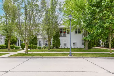 6168 S Creekside Dr #8, Cudahy, WI 53110 - Photo 1