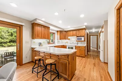 W275N2650  Chicory Ln, Pewaukee, WI 53072 - Photo 5