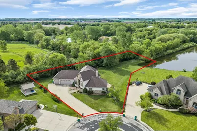 145  Saint James Cir, Racine, WI 53182 - Photo 3