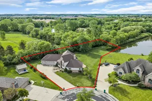 145 St James Cir, Racine, WI 53182 - Photo 3