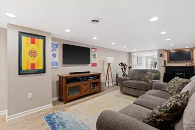 6920 W Armour Ave, Greenfield, WI 53220 - Photo 23