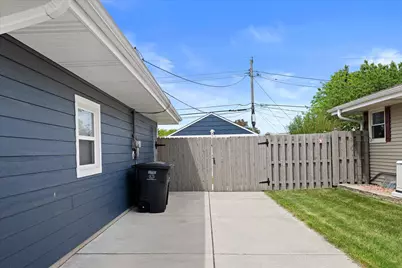 6920 W Armour Ave, Greenfield, WI 53220 - Photo 37