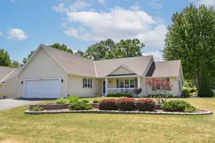 N65W15321 Blue Heron Dr, Menomonee Falls, WI 53051 - Photo 1