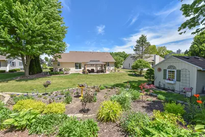 N65W15321  Blue Heron Dr, Menomonee Falls, WI 53051 - Photo 37