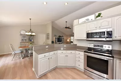 N65W15321  Blue Heron Dr, Menomonee Falls, WI 53051 - Photo 13
