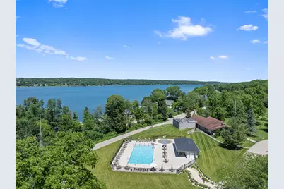 54  Lausanne Ct #05, Geneva, WI 53147 - Photo 1