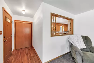 2032  Hillview Dr, Green Bay, WI 54302 - Photo 5