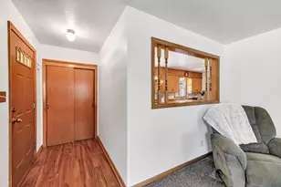 2032 Hillview Dr, Green Bay, WI 54302 - Photo 5