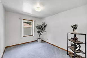 2032 Hillview Dr, Green Bay, WI 54302 - Photo 13