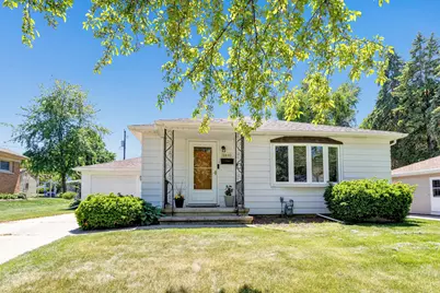 2032  Hillview Dr, Green Bay, WI 54302 - Photo 1