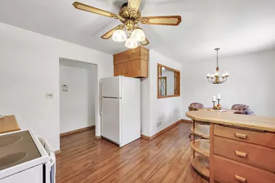 2032  Hillview Dr, Green Bay, WI 54302 - Photo 17