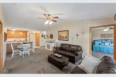273  Oconomowoc Pkwy, Oconomowoc, WI 53066 - Photo 9