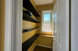 725 S 9th St, Milwaukee, WI 53215 - Photo 11