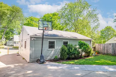 2115  Oaklawn Ave, Waukesha, WI 53188 - Photo 19