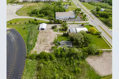 6830 S Howell Ave, Oak Creek, WI 53154 - Photo 35