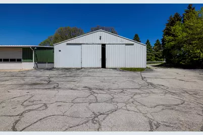 6830 S Howell Ave, Oak Creek, WI 53154 - Photo 17