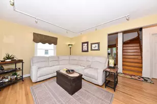 W63N375 Hillcrest Ave, Cedarburg, WI 53012 - Photo 9