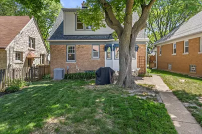 2641 N 75th St, Wauwatosa, WI 53213 - Photo 11