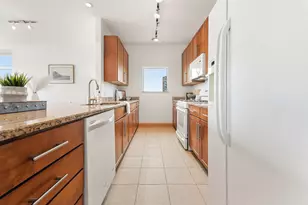 1550 E Royall Pl, Milwaukee, WI 53202 - Photo 21