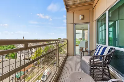 1550 E Royall Pl #504, Milwaukee, WI 53202 - Photo 9